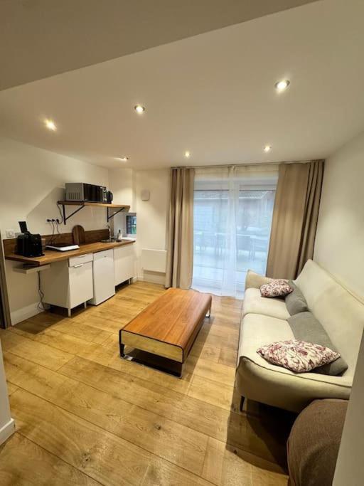 Charmant Studio Vue Sur Jardin Wattignies Экстерьер фото